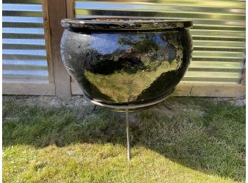 Ceramic Garden Pot With Wrought Iron Stand 22'