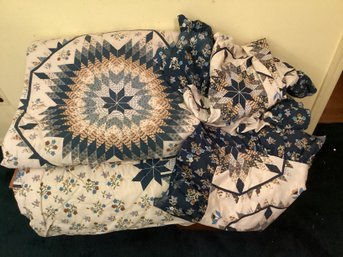 Vintage 1970s Quilt & Matching Sham & Ruffle