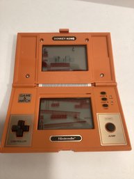 1982 Nintendo Game & Watch Donkey Kong