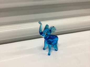 Adorable Little Blue Art Glass Elephant