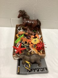 1995 Empire Horse & Box Full Of Animals