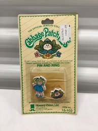 1983 Sealed Cabbage Patch Kids Pin & Ring Set