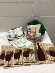 Hat Box & Christmas & Wine Themed Linens