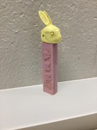 Early No Feet Rabbit Pez