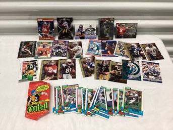 NFL Football Cards - 1990 Pack Plus Montana, Brees, Manning, Marino