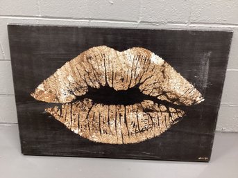 Oliver Gal Artist Co Solid Kiss Night Print On Canvas