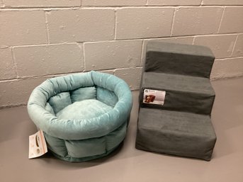 New With Tags Pet Bed & Stairs