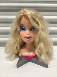 2002 Bratz Cloe All Glammed Up Styling Head