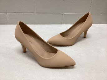 Womens Peach Nude Classic Pumps