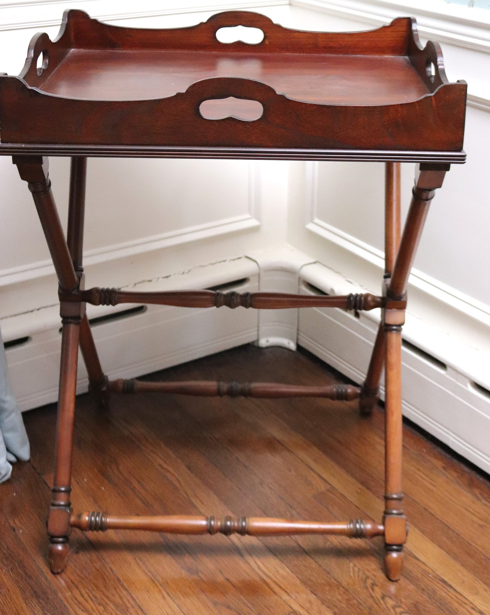 Mahogany Color Butlers Tray On X Base 42742