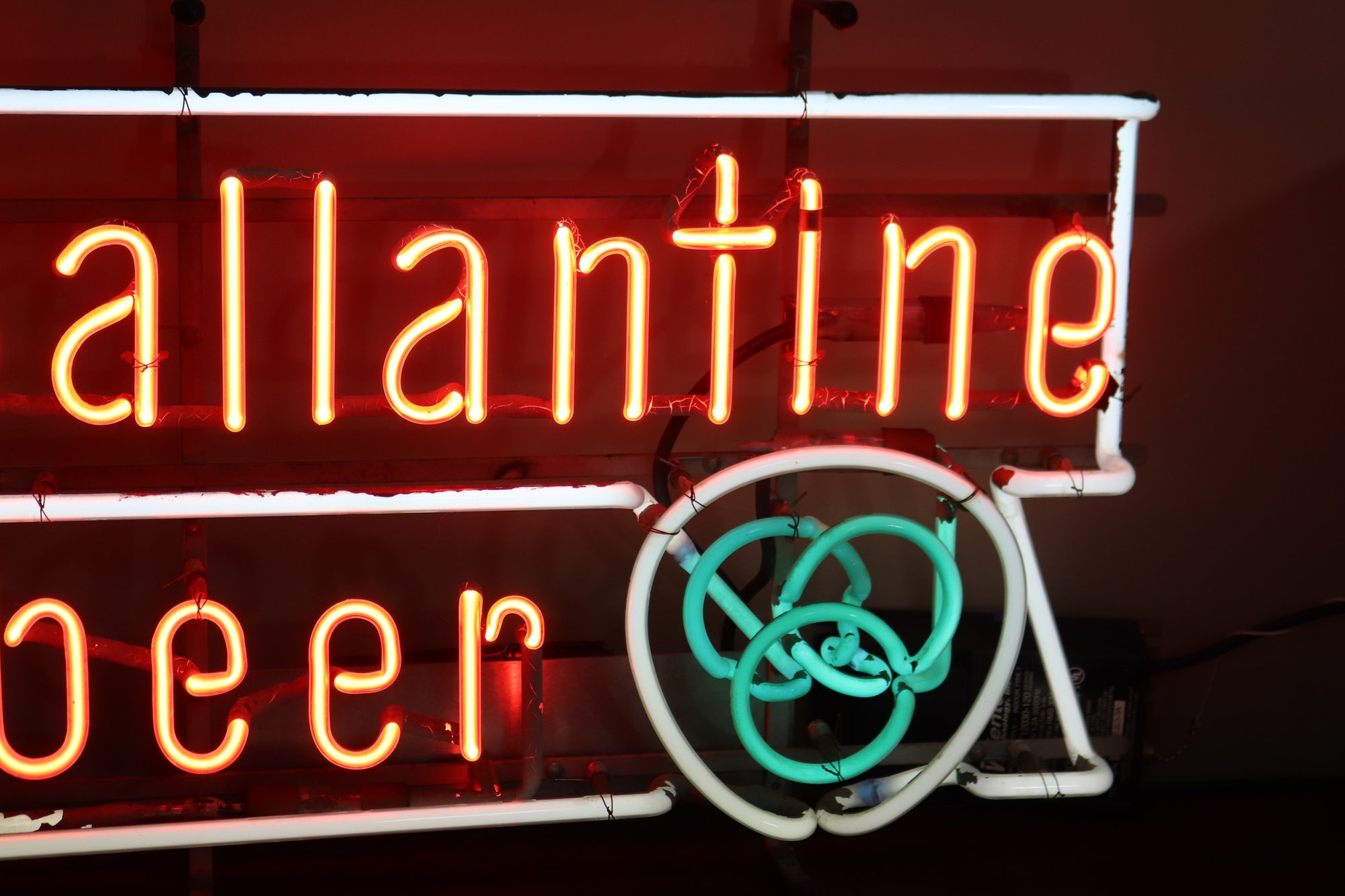 Vintage Ballantine Beer Neon Sign With Pull Chain #39382 | Auctionninja.com