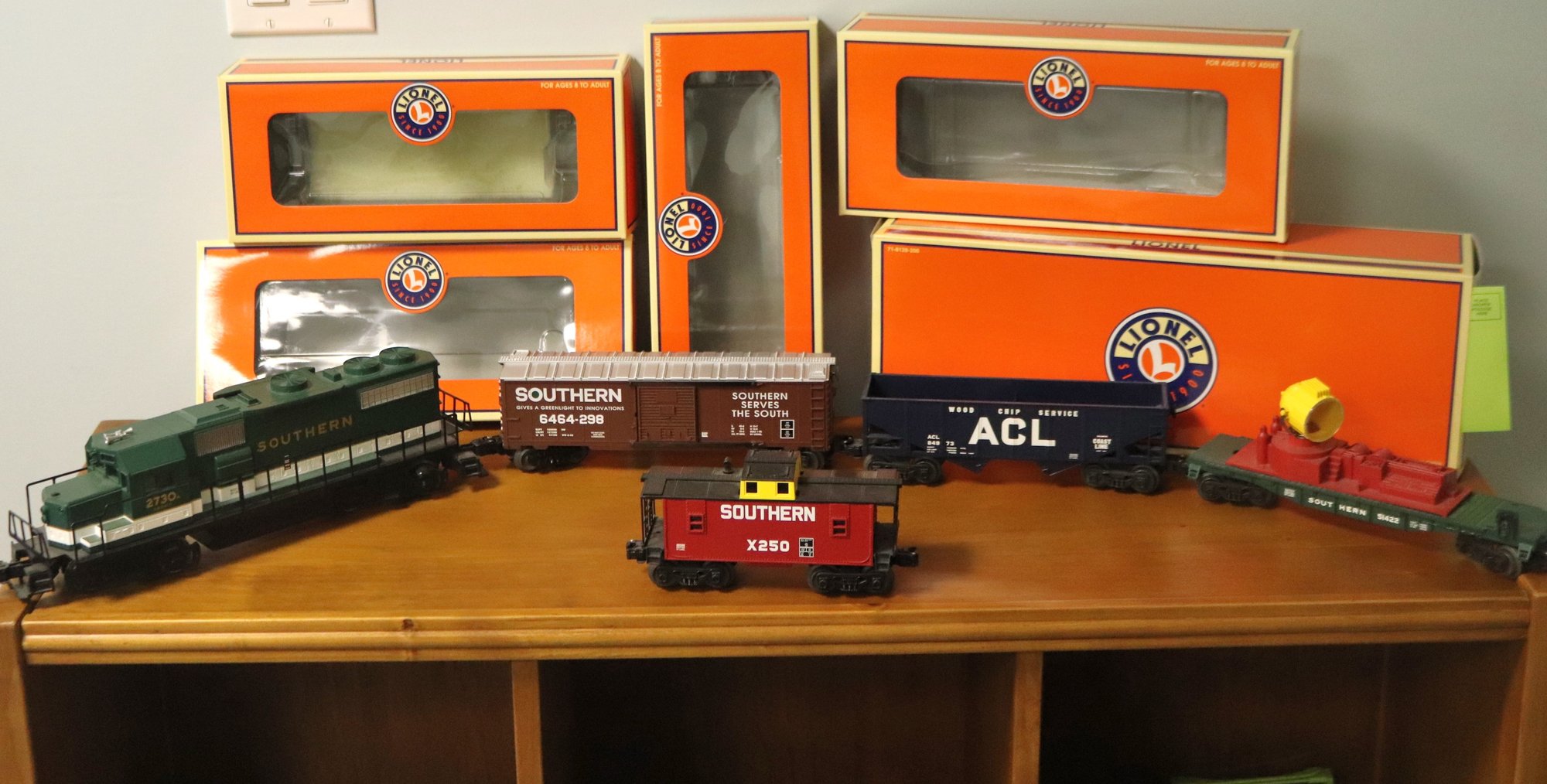 Lionel Trains O Scale As Pictured Includes Southern GP 628843,