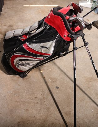 Assorted Right-handed Golf Clubs As Pictured, Please Note The Legs Of The Bag Does Not Stand By Itself