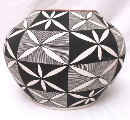 Large Acoma, NM, Hand Painted Black And White Geometric Pottery Bowl, Signed Shdiyaaraitsa, 1987.