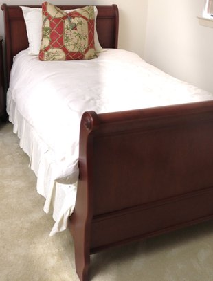 Twin Size Mahogany Tone Wooden Sleigh Bed With Mattress