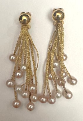 18K Pair Of Pearl Earrings Dangling On Gold Mesh Ribbons Of Different Lengths-Signed Italy