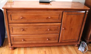 Bellini Furniture Maple Dresser 54 X 16.5 X 32.5