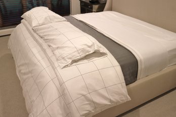 King Size Bedding, Pre-owned Ensemble With Duvet And More