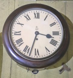 Great Britain Antique Wall Clock In Wooden Frame With 2 Keys