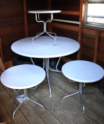 Vintage Original Piece Aluminum Patio Table Set From The 70's  Excellent Condition For Age