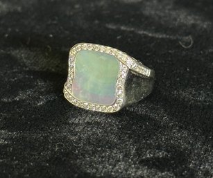 18K WHITE GOLD  LOVELY MOTHER OF PEARL AND DIAMOND RING - SIZE 6.75