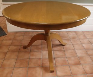 Round Country Style Dining Table, Overall Good Clean Condition