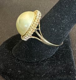 14K YG SUBSTANTIAL MOBE PEARL RING WITH DIAMOND ACCENTS - SIZE 9.75