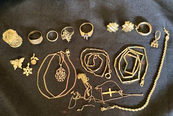 14K YG MIXED JEWELRY LOT CONTAINS CHARMS, RINGS, EARRINGS, BRACELETS, NECKLACES, ETC