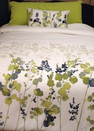 Queen Size Bedding As Pictured Includes A Duvet, Grand I Road / Cotton