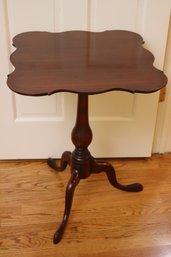 Vintage Mahogany Queen Anne Wood Candlestand Table