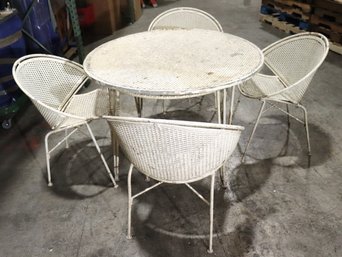 Vintage Salterini MCM Patio Furniture Including A Round Table And 4 Chairs