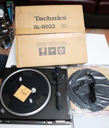 Technics SL- BD22 Automatic Turntable Like New With Box