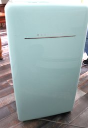 Magic Chef Mini Refrigerator In A Tiffany Blue Toned Hmcr440me Great For Smaller Spaces