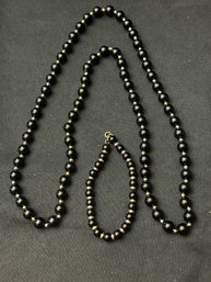 14K YG Beads And Onyx 30 Inch Beaded Necklace And 7 Inch Matching Bracelet