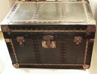 Vintage/Antique Doll Trunk