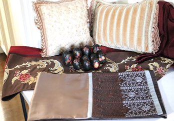 Home Accessories & Linens Includes Accent Pillows, Table Cloth, Decorative Eggs, Table Runners