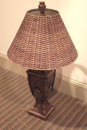 Stylish Table Lamp With Wicker Shade