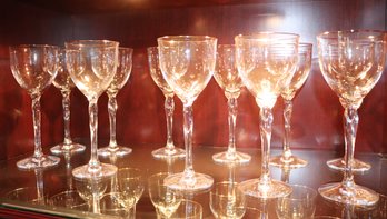 11 Elegant Burgundy Wine Glasses With Gold Rim