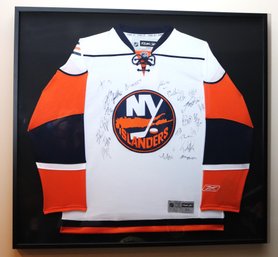 NY Islanders Autographed Jersey In Frame Reebok Size XL Chandail License Official Please See All For Sign