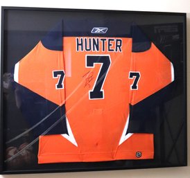 NY Islanders Autographed Hunter 7 Reebok Jersey In Frame
