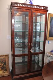 Elegant Chippendale Style Mahogany Display Cabinet/curio With Glass Shelves