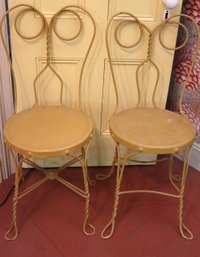 Vintage Pair Of Ornate Mid-century Ice Cream Parlor Chairs, Will Look Amazing Refinished With Some Fresh Paint