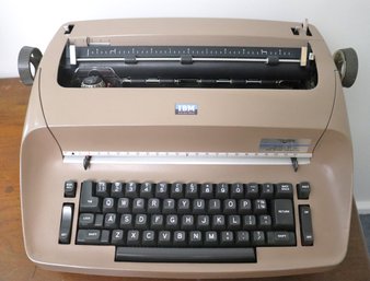 Vintage IBM Selectric, Electric Metal Typewriter.