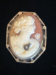 14K WG PRETTY CAMEO BROOCH / PENDANT WITH DIAMOND ACCENT - SIGNED MK