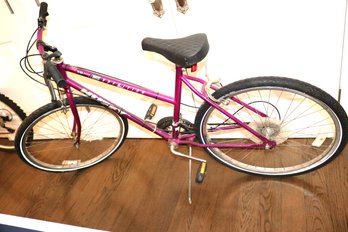Huffy Girls 10 Speed Expedition 18Pedal To Seat 22 Handlebar To Seat