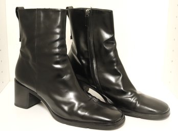 Gucci Black Leather Zipper Boots Made In Italy Size 11 With 2-inch Heels