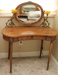 Antique Vanity Table With Built In Floral Lights