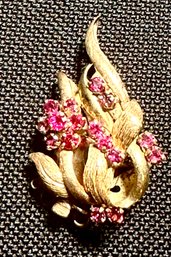 14k YG Floral Design Brooch Pin With Ruby Garnishments