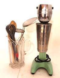 Vintage Hamilton Seafoam Tone Malt/milkshake Mixer With Cup Looks To Be Made By Hamilton, And Kitchen Items