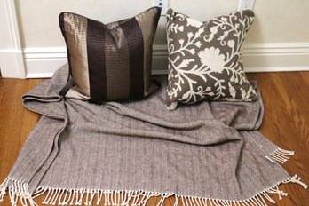Decorative Custom Zipper Pillows With Quality Fabrics And Throw Blanket From Sferra